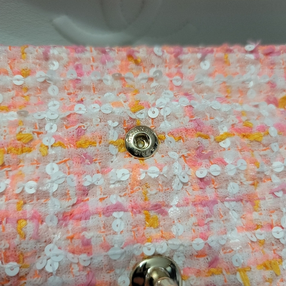 CHANEL RUNWAY CLASSIC Medium Double Flap Bag - Picture 4 of 15